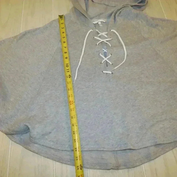 Victoria's Secret Women's Gray Hoodie Sweatshirt Poncho Cape Jacket Size S - Picture 10 of 10
